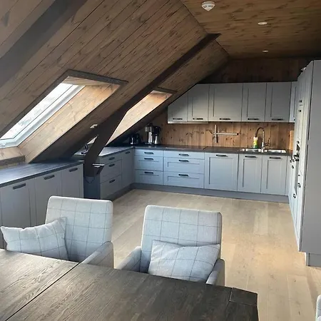 Large Seaside Apartment At Kremmarholmen, 5Br * Fedje