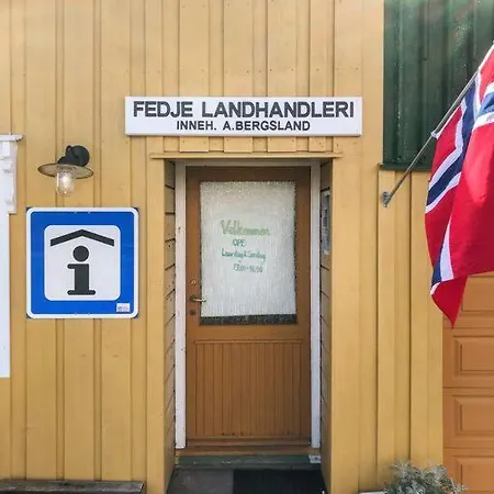 Large Seaside Apartment At Kremmarholmen, 5Br * Fedje