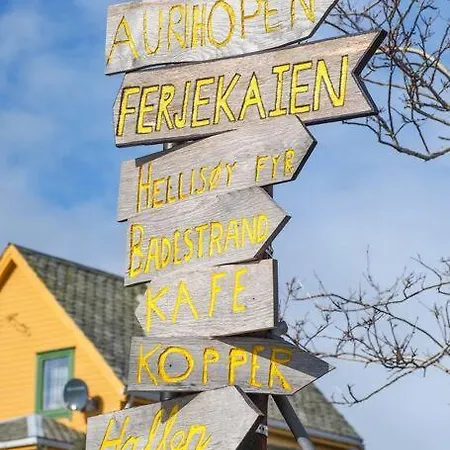 Large Seaside Apartment At Kremmarholmen, 5Br