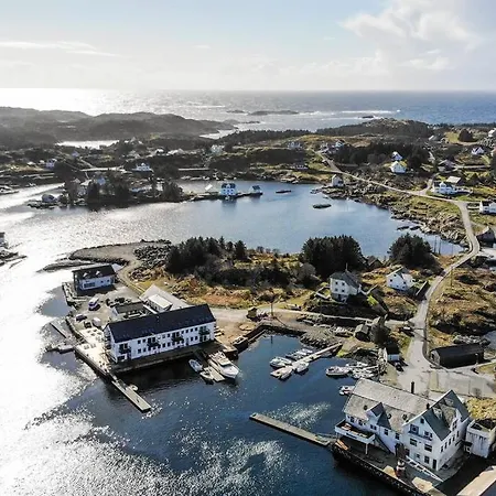 Large Seaside Apartment At Kremmarholmen, 5Br Leilighet